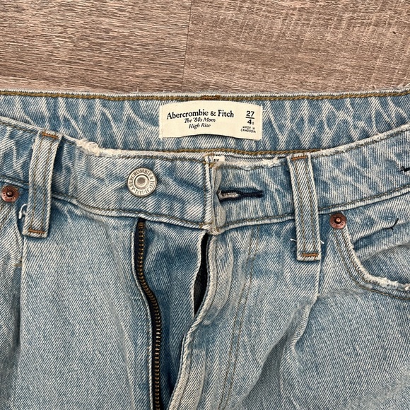 Abercrombie and Fitch mom jeans - Picture 2 of 3